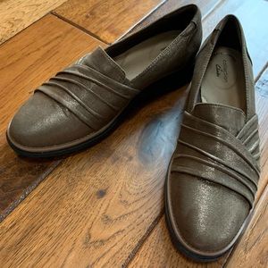 Clarks | Sharon Villa Bronze Metallic Loafers | Sz 8